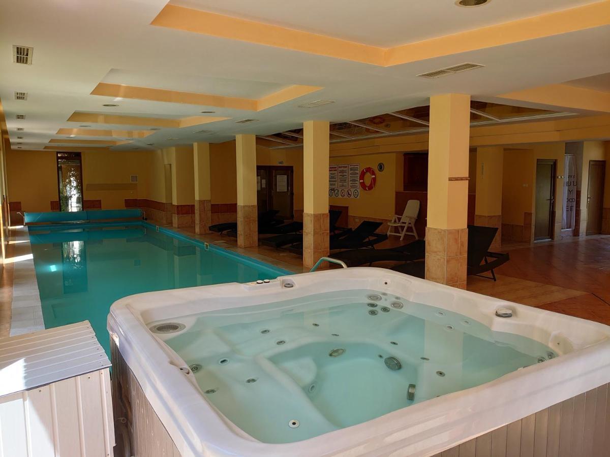 Coke Wellness Apartman Siófok Extérieur photo